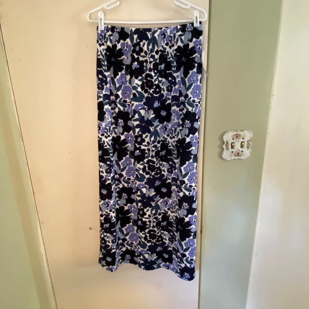 LulaRoe Knit Floral Skirt